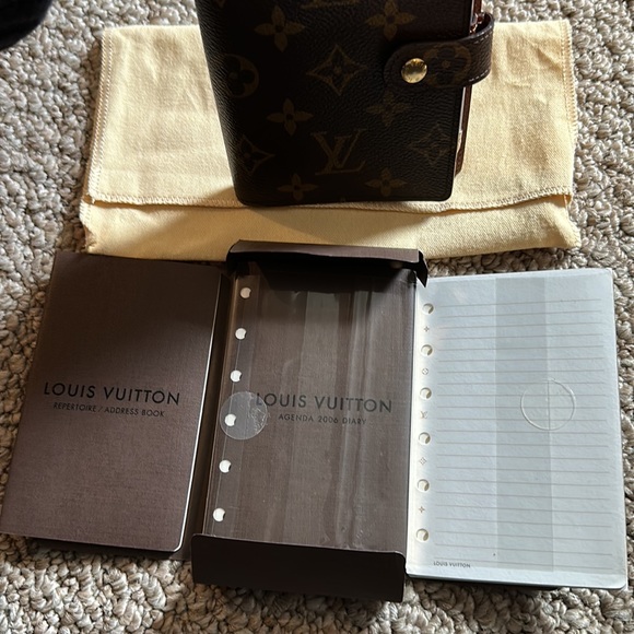 Vintage Louis Vuitton 2006 Agenda w/ Inserts and pen! - Picture 12 of 12